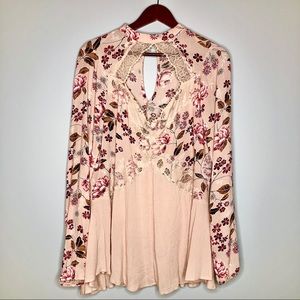 NWT Gypsies & Moondust Floral Top